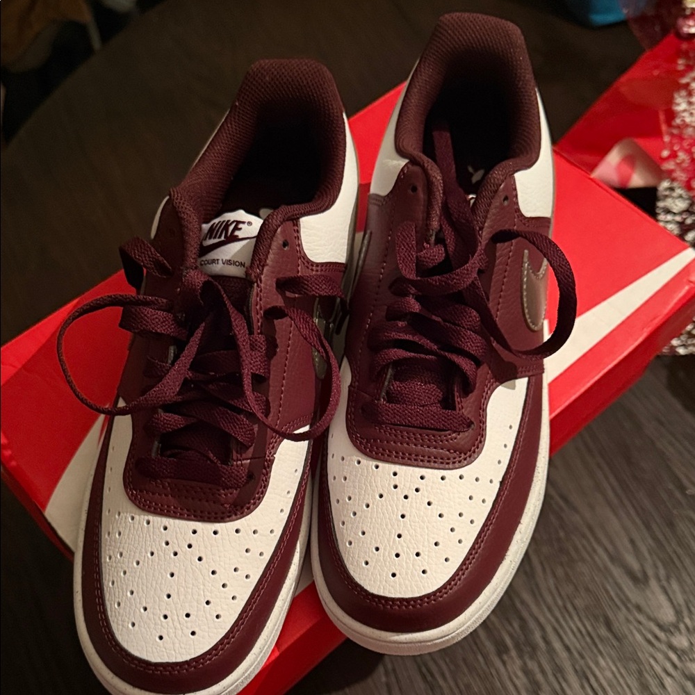 Nike Court Shoes in Maroon and White - Picture 2 of 6